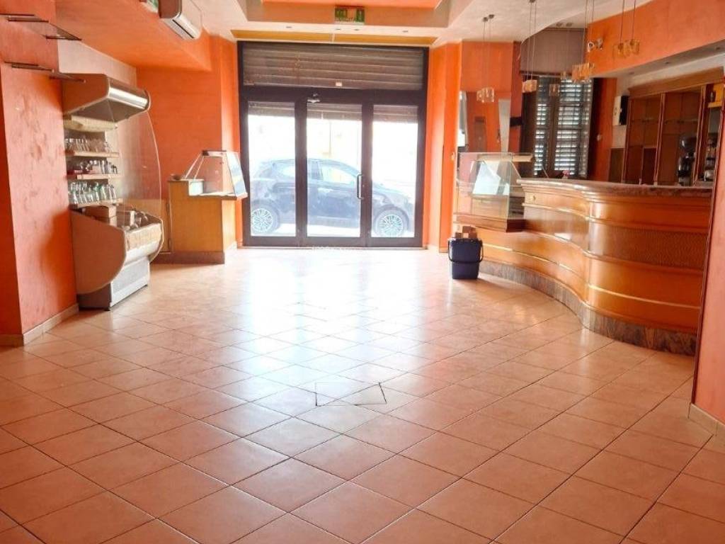 negozio in vendita a Sulmona