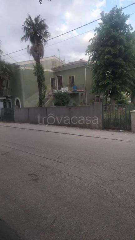 casa indipendente in vendita a Sulmona