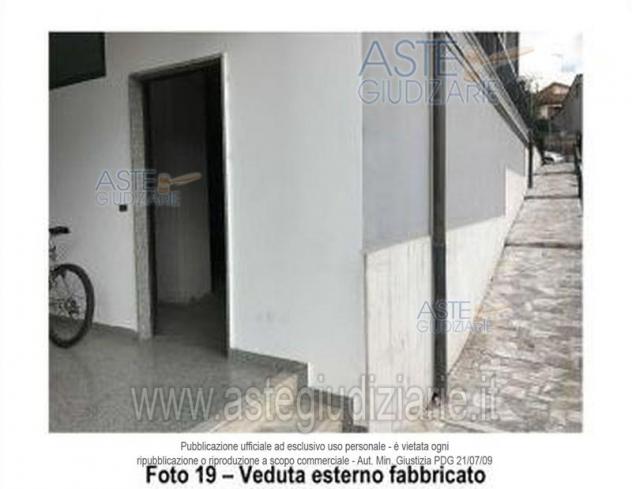 locale commerciale in vendita a Sulmona