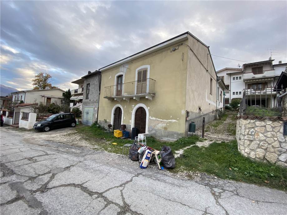 casa indipendente in vendita a Sulmona