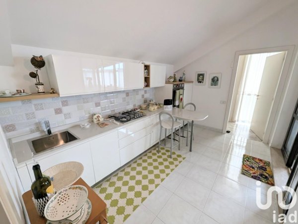 casa indipendente in vendita a Sulmona