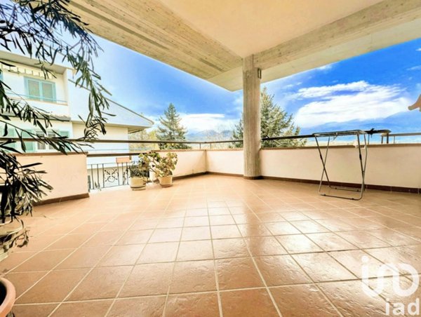 casa indipendente in vendita a Sulmona