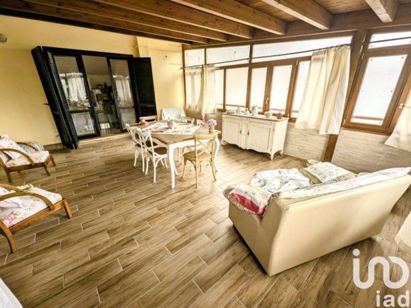 casa indipendente in vendita a Sulmona in zona Marane