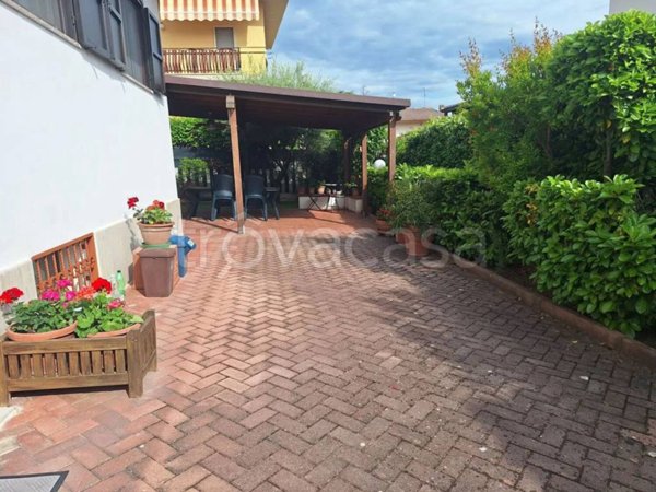 casa indipendente in vendita a Sulmona