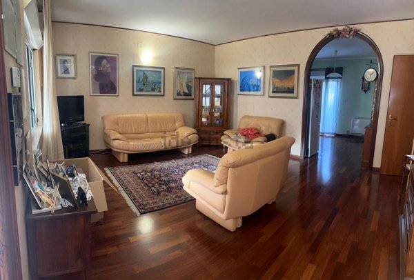 casa indipendente in vendita a Sulmona