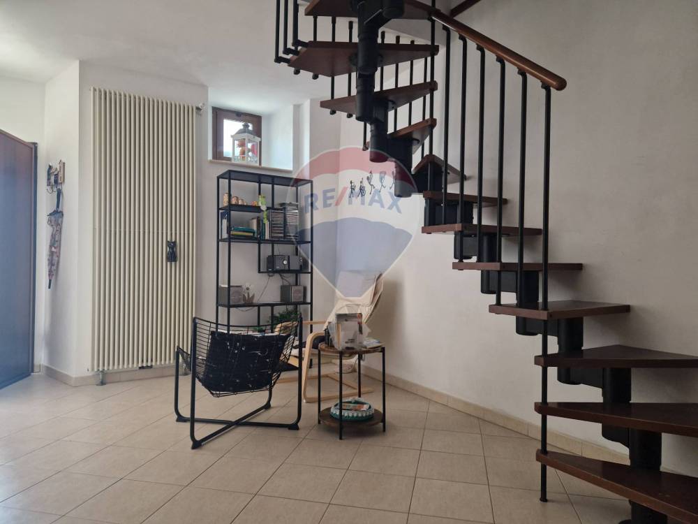 casa indipendente in vendita a Sulmona in zona Badia/Bagnaturo