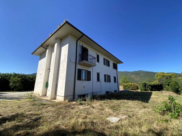 casa indipendente in vendita a Sulmona