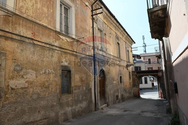 casa indipendente in vendita a Sulmona