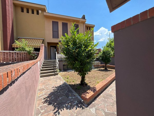 casa indipendente in vendita a Sulmona