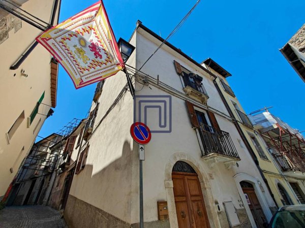 casa indipendente in vendita a Sulmona