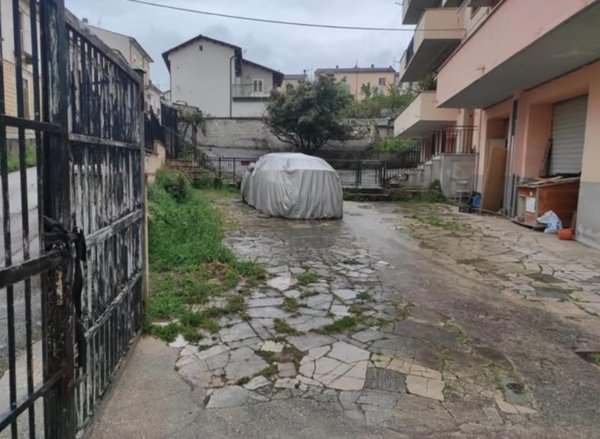 casa indipendente in vendita a Sulmona