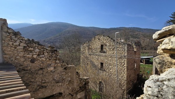 casale in vendita a Sulmona