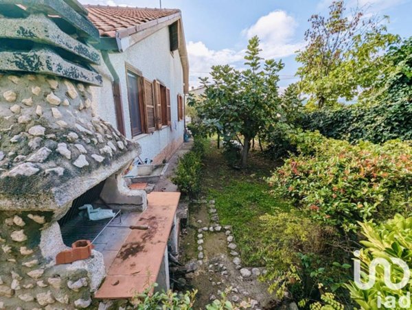 casa indipendente in vendita a Sulmona