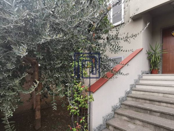 casa indipendente in vendita a Sulmona