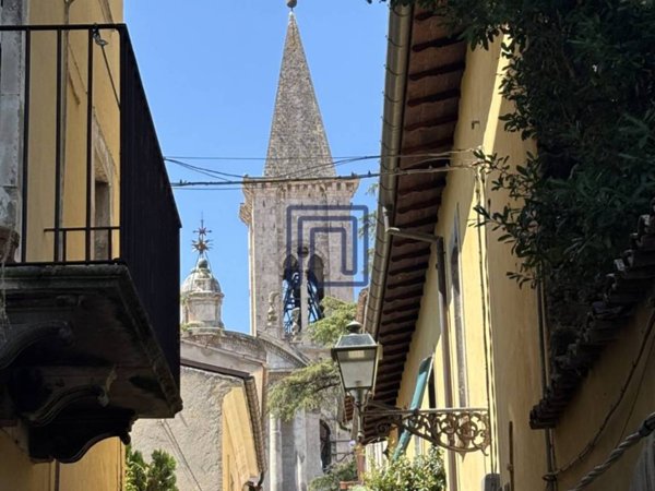casa indipendente in vendita a Sulmona