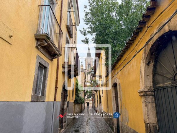 casa indipendente in vendita a Sulmona