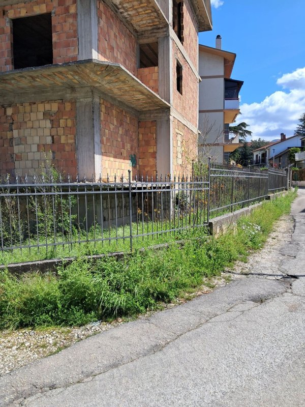 intera palazzina in vendita a Sulmona