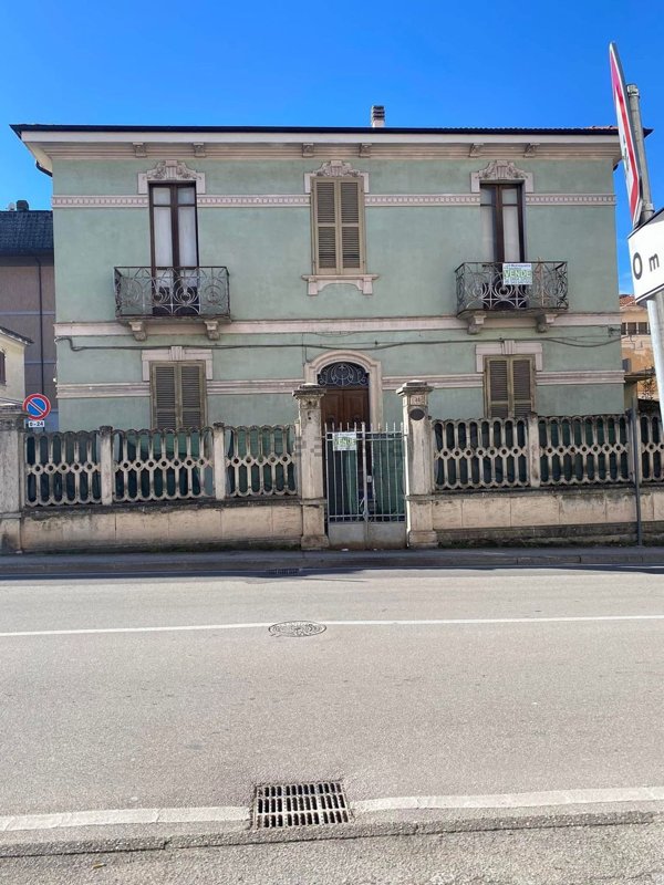 casa indipendente in vendita a Sulmona