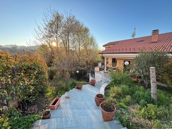 casa indipendente in vendita a Sulmona