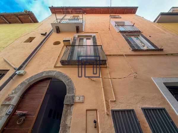 casa indipendente in vendita a Sulmona