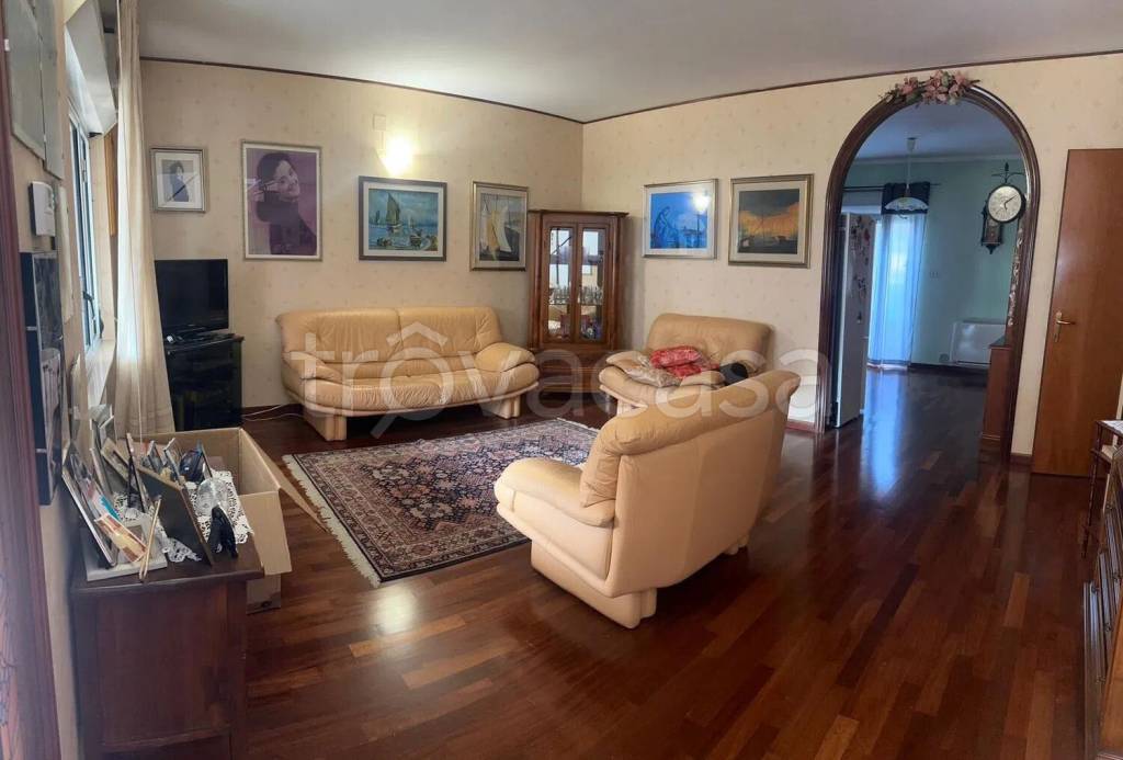 casa indipendente in vendita a Sulmona