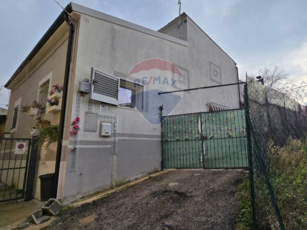 casa indipendente in vendita a Sulmona