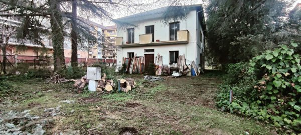 casa indipendente in vendita a Sulmona