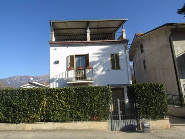 casa indipendente in vendita a Sulmona