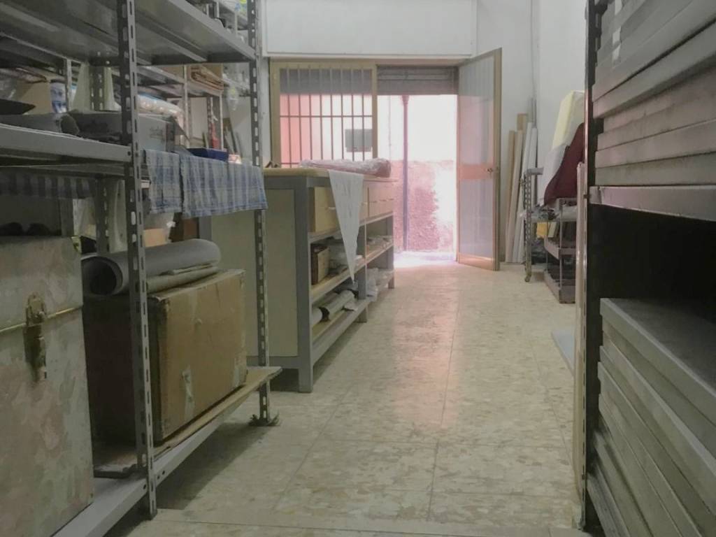 locale commerciale in vendita a Sulmona