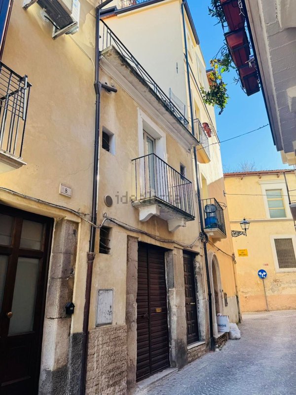 casa indipendente in vendita a Sulmona