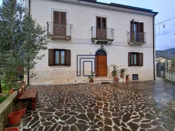 casa indipendente in vendita a Sulmona