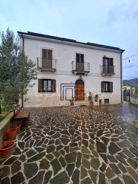 casa indipendente in vendita a Sulmona