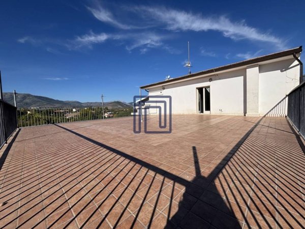 casa indipendente in vendita a Sulmona
