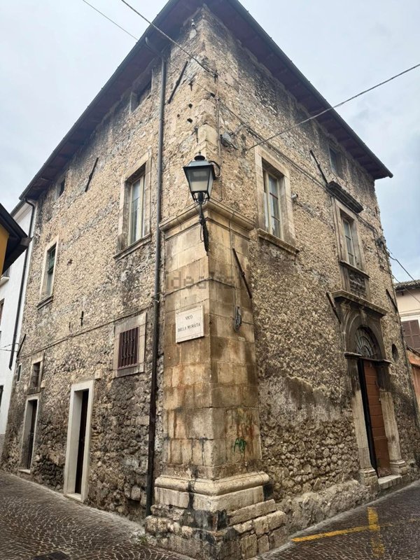 esavano in vendita a Sulmona