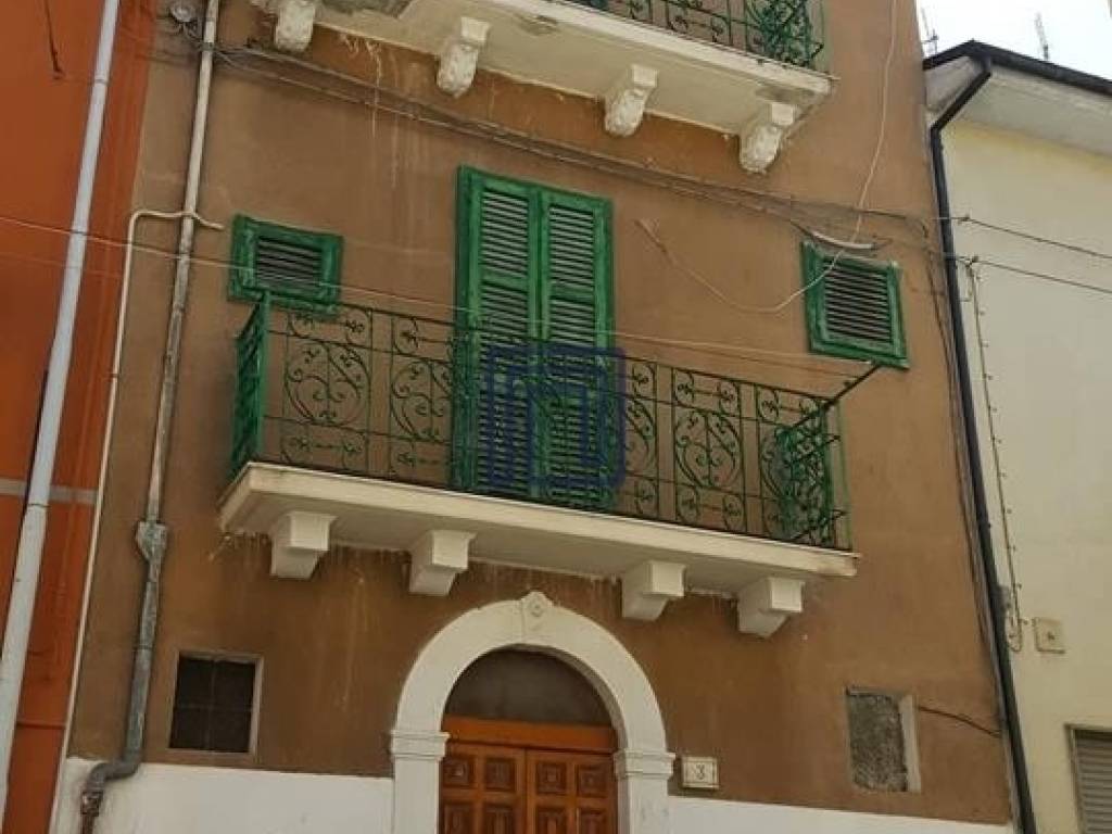 casa indipendente in vendita a Sulmona