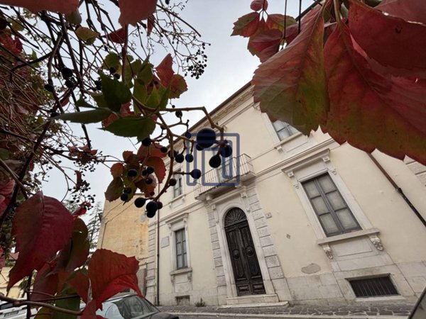 casa indipendente in vendita a Sulmona