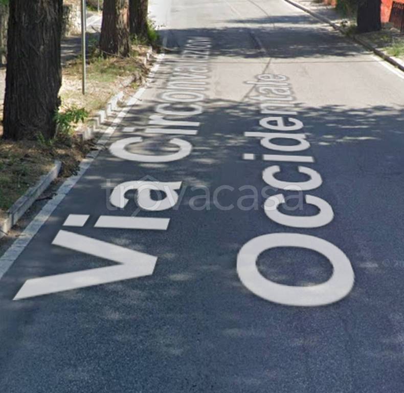 locale commerciale in vendita a Sulmona