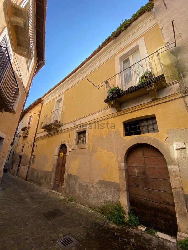 casa semindipendente in vendita a Sulmona