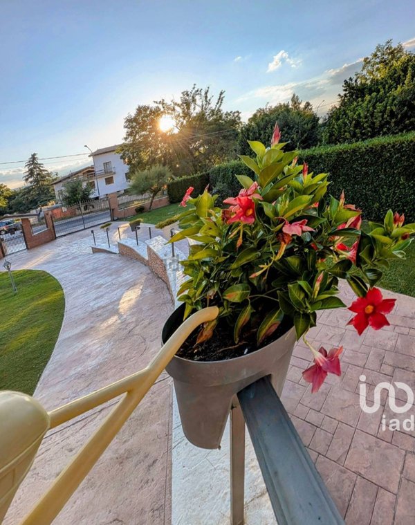 casa indipendente in vendita a Sulmona