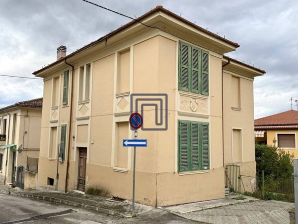 casa indipendente in vendita a Sulmona