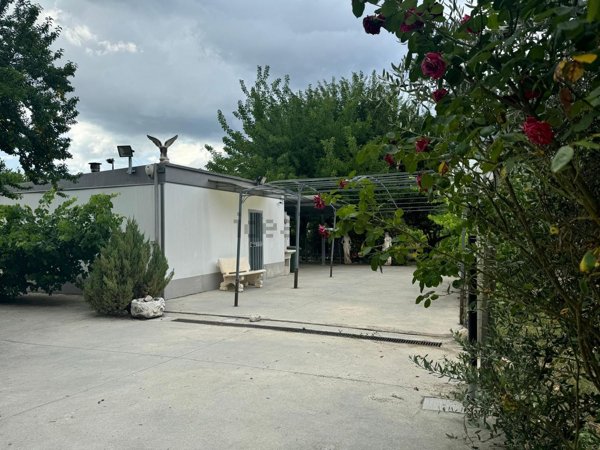 casa indipendente in vendita a Sulmona