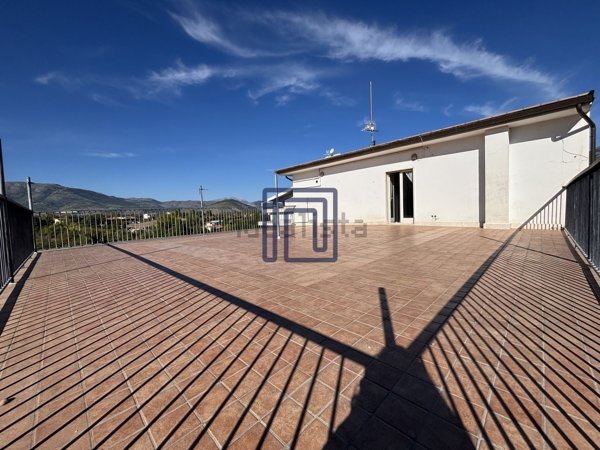 casa indipendente in vendita a Sulmona