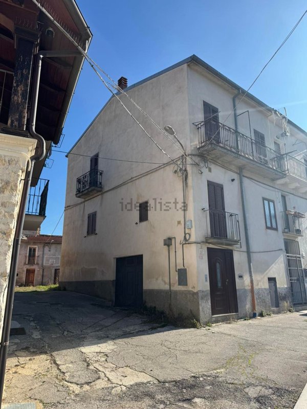 casa indipendente in vendita a Sulmona