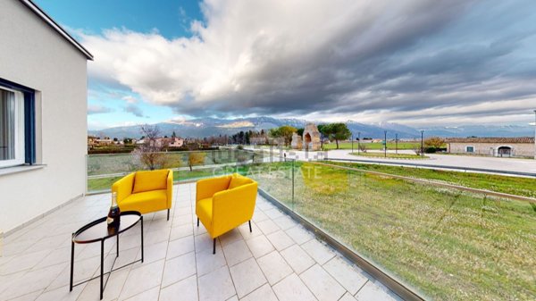 casa indipendente in vendita a Sulmona
