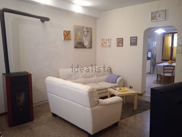 casa indipendente in vendita a Sulmona in zona Badia/Bagnaturo