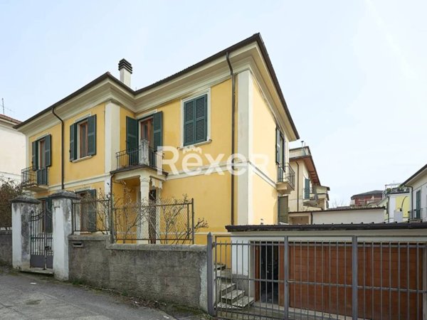 casa indipendente in vendita a Sulmona
