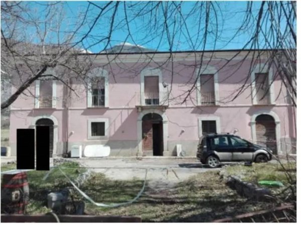 casa indipendente in vendita a Sulmona in zona Santa Lucia