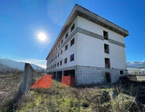 capannone in vendita a Sulmona