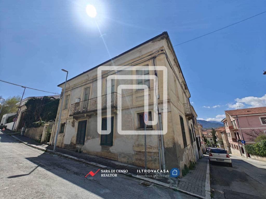 casa indipendente in vendita a Sulmona
