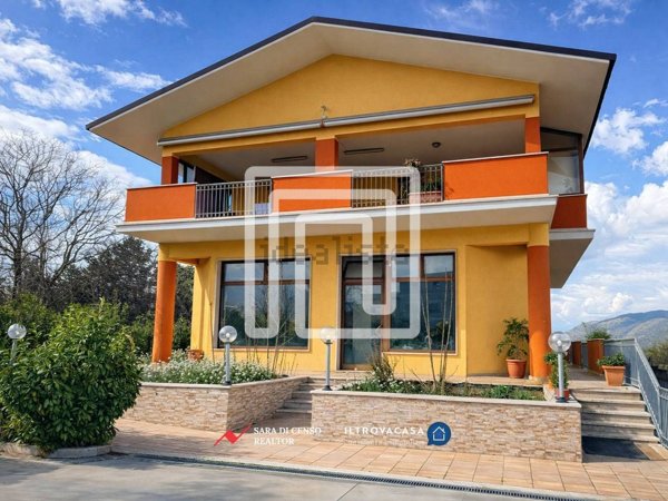 casa indipendente in vendita a Sulmona